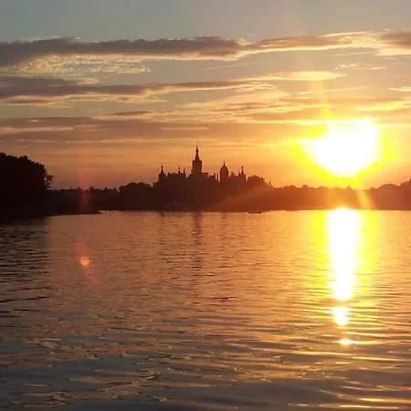 Hausboot Auf Dem Schweriner See