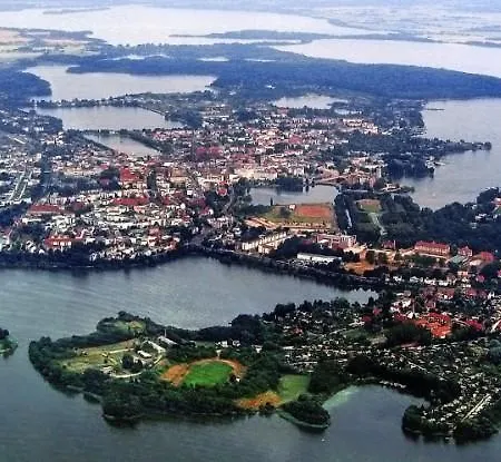 Hausboot Auf Dem Schweriner See Шверин