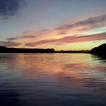 Ботель Hausboot Auf Dem Schweriner See