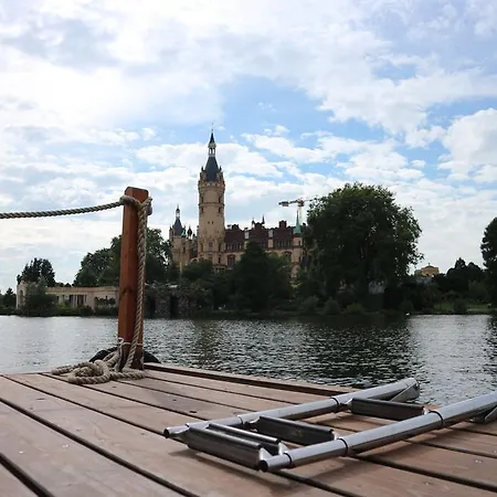 Ботель Hausboot Auf Dem Schweriner See Шверин