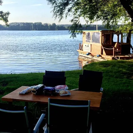 Hausboot Auf Dem Schweriner See