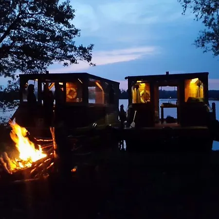 Ботель Hausboot Auf Dem Schweriner See Шверин